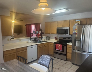 11924 N 74th Lane - Photo Thumbnail 4