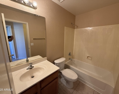 2321 W Straight Arrow Lane - Photo Thumbnail 26