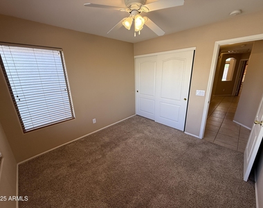2321 W Straight Arrow Lane - Photo Thumbnail 27