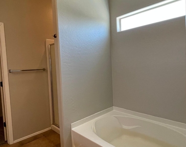 3632 W Jacksonville Drive - Photo Thumbnail 13