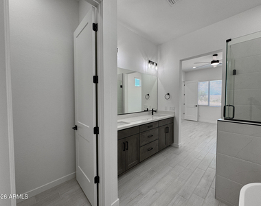 24034 N 197th Drive - Photo Thumbnail 14