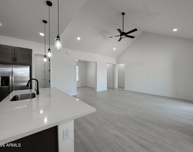 24034 N 197th Drive - Photo Thumbnail 7