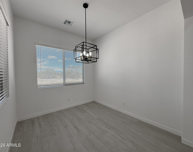 24034 N 197th Drive - Photo Thumbnail 9