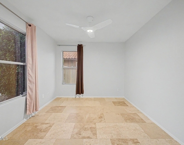 18433 N 12th Way - Photo Thumbnail 9