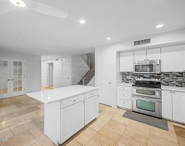 18433 N 12th Way - Photo Thumbnail 5