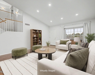 18433 N 12th Way - Photo Thumbnail 2