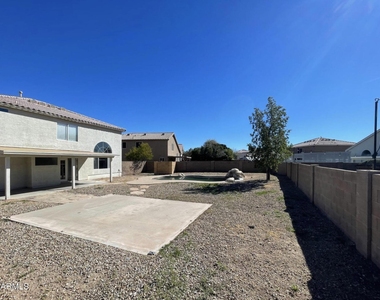 10925 W Kaler Drive - Photo Thumbnail 27