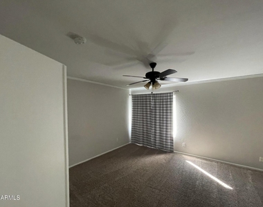 10925 W Kaler Drive - Photo Thumbnail 11