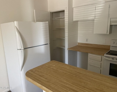 461 W 16th Avenue - Photo Thumbnail 6