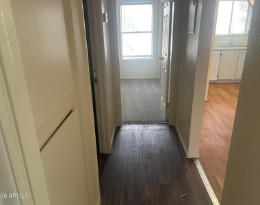 465 W Ivyglen Street - Photo Thumbnail 4