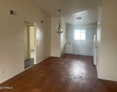 465 W Ivyglen Street - Photo Thumbnail 2