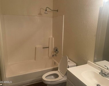 465 W Ivyglen Street - Photo Thumbnail 6