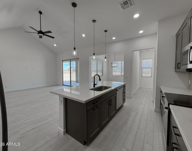 24045 N 197th Drive - Photo Thumbnail 8