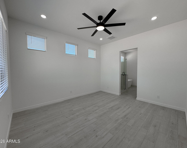 24045 N 197th Drive - Photo Thumbnail 10