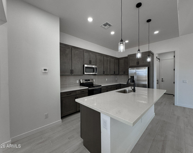 24045 N 197th Drive - Photo Thumbnail 6