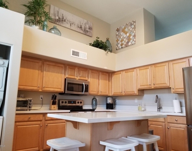 752 S Beck Avenue - Photo Thumbnail 3