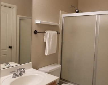 752 S Beck Avenue - Photo Thumbnail 13