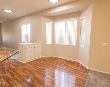 16291 N 138th Avenue - Photo Thumbnail 6