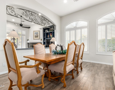 10602 E Blanche Drive - Photo Thumbnail 5