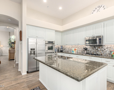 10602 E Blanche Drive - Photo Thumbnail 9
