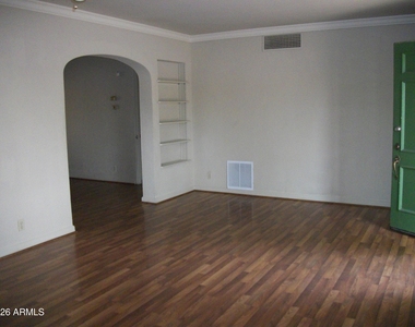 550 W Cambridge Avenue - Photo Thumbnail 1