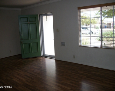 550 W Cambridge Avenue - Photo Thumbnail 7