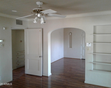 550 W Cambridge Avenue - Photo Thumbnail 3