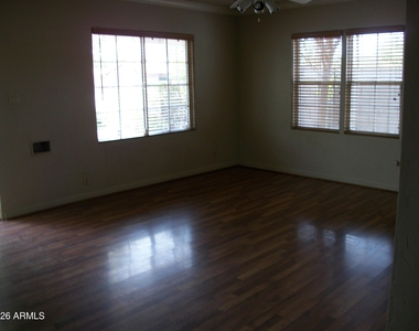 550 W Cambridge Avenue - Photo Thumbnail 11