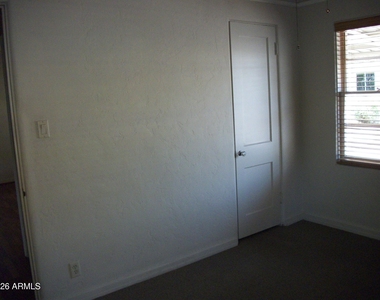 550 W Cambridge Avenue - Photo Thumbnail 16