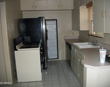 550 W Cambridge Avenue - Photo Thumbnail 8