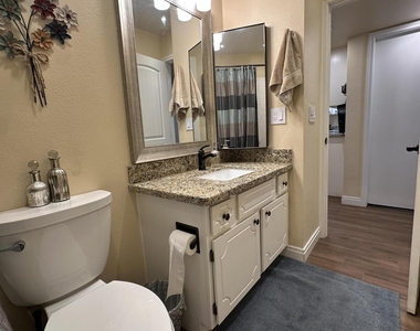 4328 E Capri Avenue - Photo Thumbnail 32