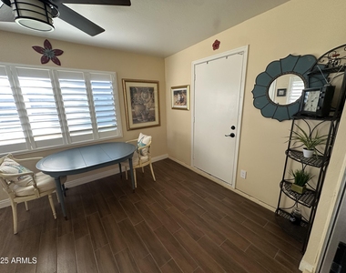 4328 E Capri Avenue - Photo Thumbnail 18