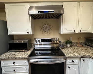 4328 E Capri Avenue - Photo Thumbnail 10