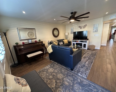 4328 E Capri Avenue - Photo Thumbnail 6