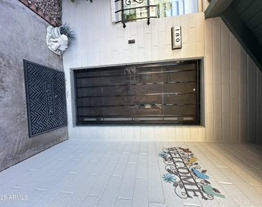 4328 E Capri Avenue - Photo Thumbnail 34
