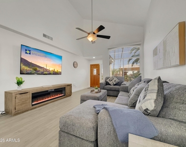 14576 N 90th Drive - Photo Thumbnail 12