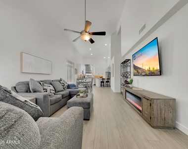 14576 N 90th Drive - Photo Thumbnail 13