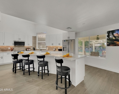 14576 N 90th Drive - Photo Thumbnail 6
