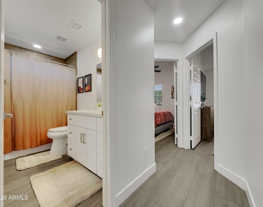 14576 N 90th Drive - Photo Thumbnail 9