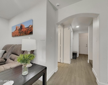 14576 N 90th Drive - Photo Thumbnail 10