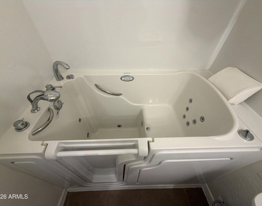 24763 W Jones Avenue - Photo Thumbnail 19