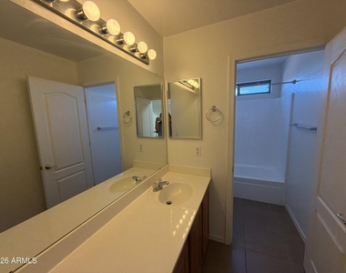 24763 W Jones Avenue - Photo Thumbnail 12