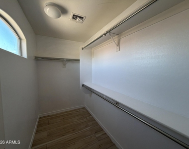 24763 W Jones Avenue - Photo Thumbnail 11