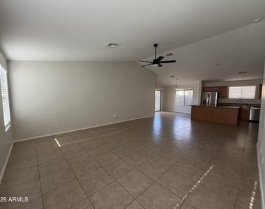 13925 W Mauna Loa Lane - Photo Thumbnail 2