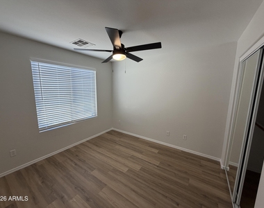 13925 W Mauna Loa Lane - Photo Thumbnail 13