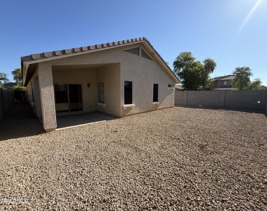 13925 W Mauna Loa Lane - Photo Thumbnail 17