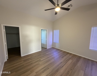 13925 W Mauna Loa Lane - Photo Thumbnail 6