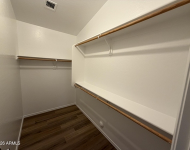 13925 W Mauna Loa Lane - Photo Thumbnail 10