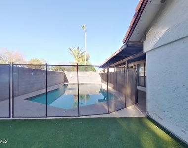 7127 W Mcrae Way - Photo Thumbnail 16