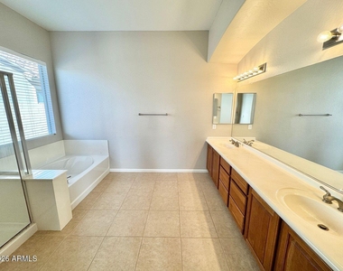 33007 N 23rd Avenue - Photo Thumbnail 30